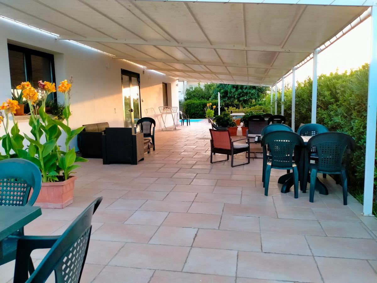 B&B Hotel Helios Uggiano La Chiesa Exterior foto