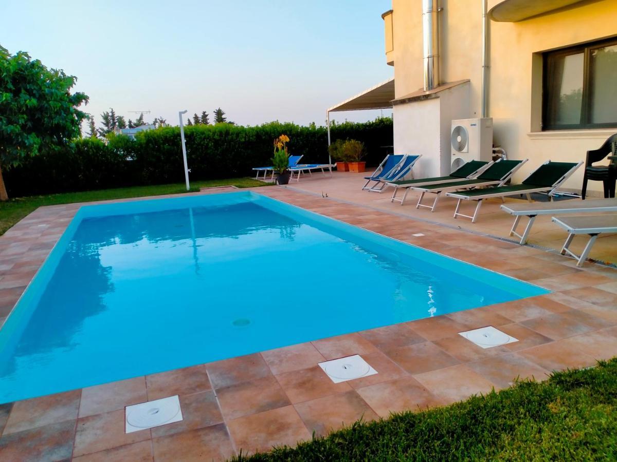 B&B Hotel Helios Uggiano La Chiesa Exterior foto